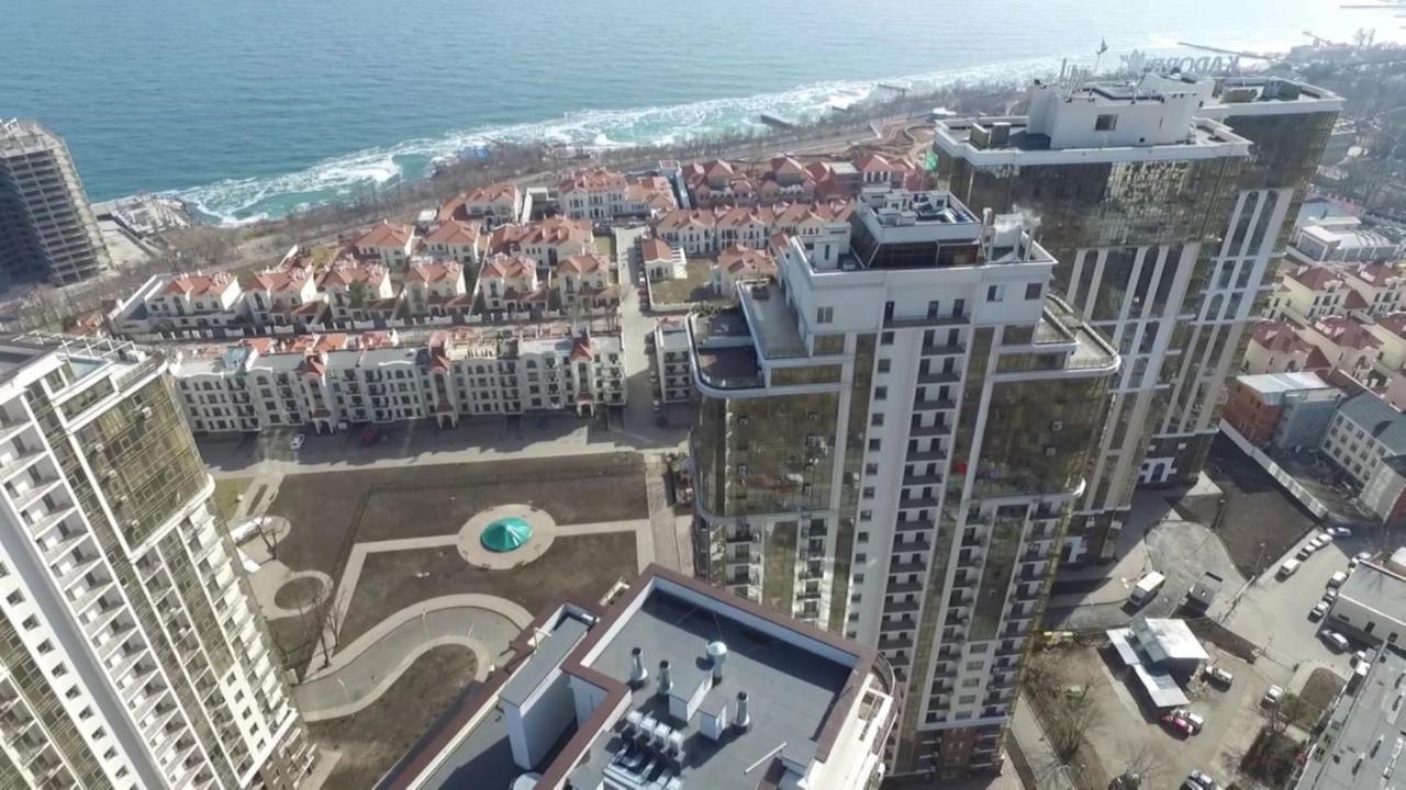 Аркадия Студия С Балконом Частичный Вид Моря Первая Линия От Моря Odessza Kültér fotó